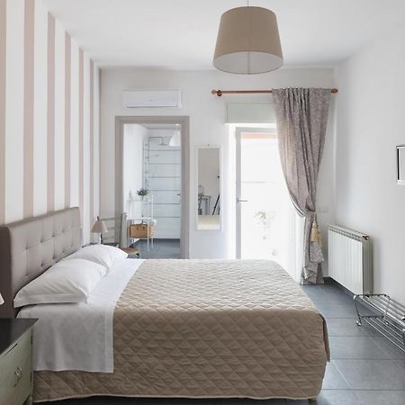 B&B Vicolo Garibaldi Valguarnera Caropepe ภายนอก รูปภาพ